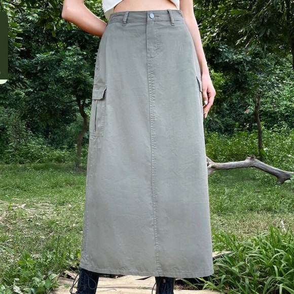 High Waist Slant Pocket Split Back Denim Skirt - Picture 4 of 5